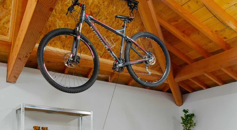 Support vélo de plafond